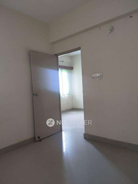 2 BHK Flat In Prabhavathi Paramount  For Sale  In Electronic City