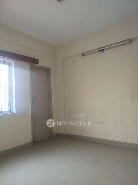 2 BHK Flat In Prabhavathi Paramount  For Sale  In Electronic City