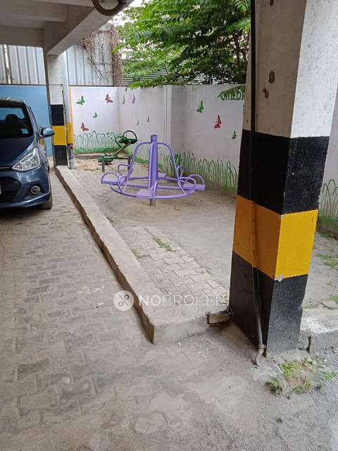 2 BHK Flat In Prabhavathi Paramount  For Sale  In Electronic City