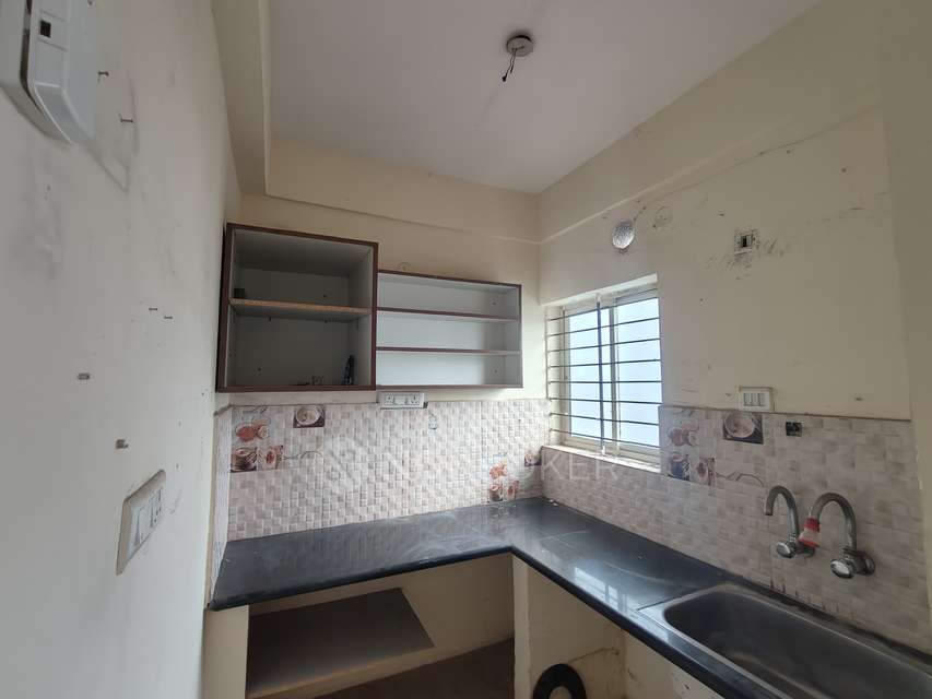 2 BHK Flat In Prabhavathi Paramount  For Sale  In Electronic City