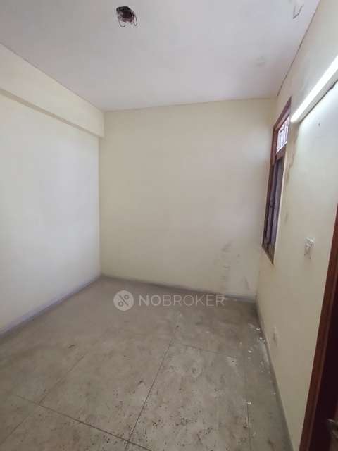 4 BHK Flat In Neelkanth Apartment For Sale  In Rohini