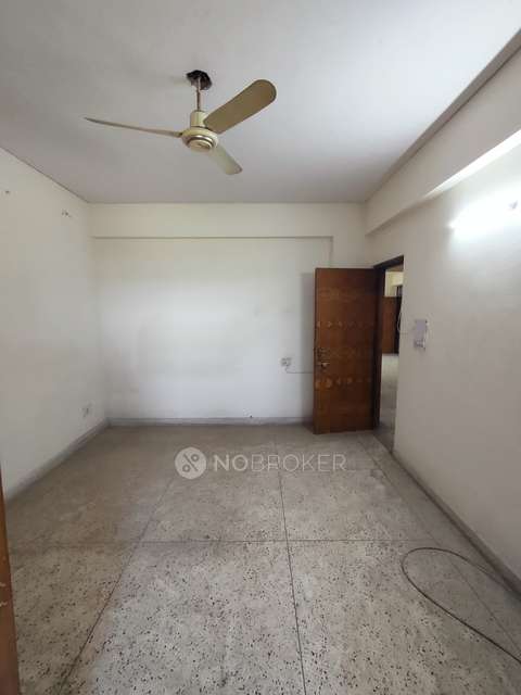 4 BHK Flat In Neelkanth Apartment For Sale  In Rohini