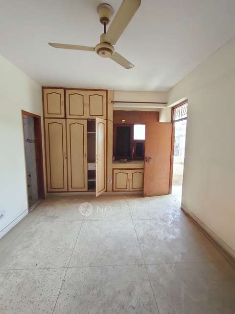 4 BHK Flat In Neelkanth Apartment For Sale  In Rohini