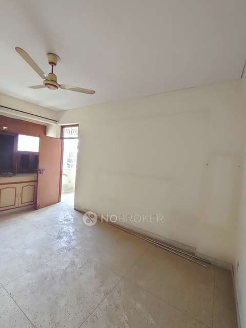 4 BHK Flat In Neelkanth Apartment For Sale  In Rohini