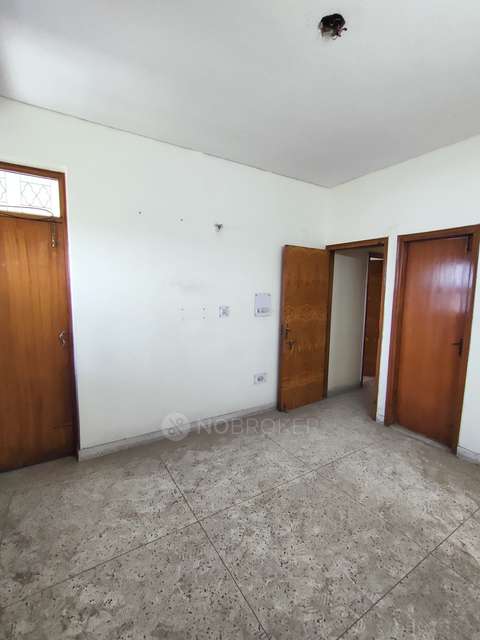 4 BHK Flat In Neelkanth Apartment For Sale  In Rohini