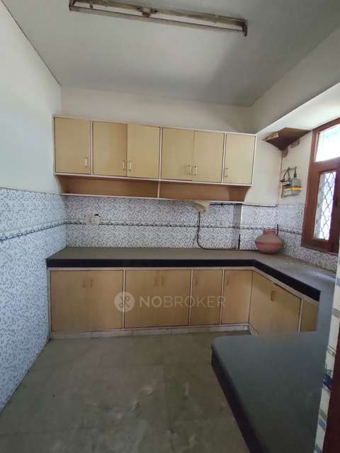 4 BHK Flat In Neelkanth Apartment For Sale  In Rohini