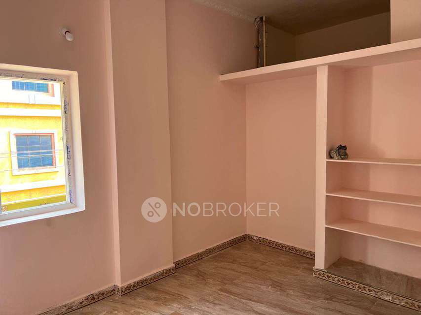 2 BHK Flat In Standalone Building   for Rent  In Sanath Nagar