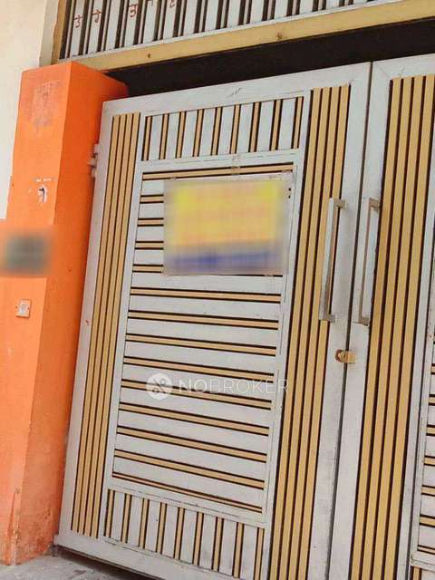 1 RK Flat In Standlone Building for Rent  In Sector 9