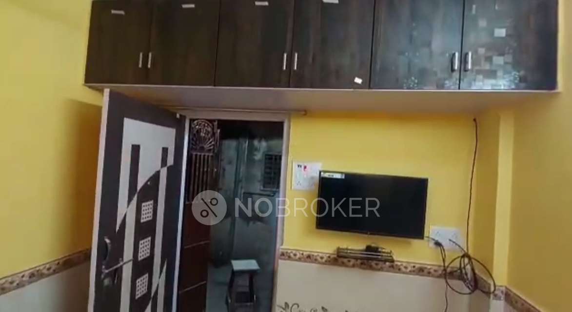 1 BHK Flat In Gajraj Apartment For Sale  In Ganesh Maidan