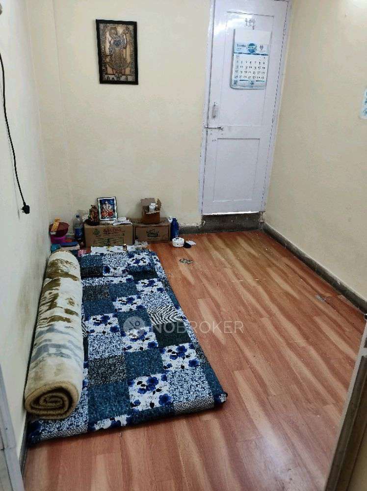 karol bagh , gali no 6 , fabs creation Karol Bagh Rent WITHOUT