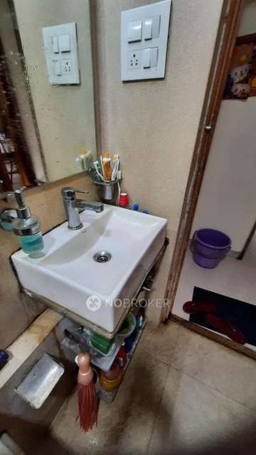 2 BHK Flat In Riddhi Tower, Riddhi Gardens For Sale  In Malad East