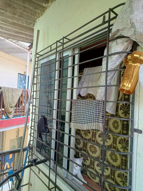 1 RK House For Sale  In  Malad West