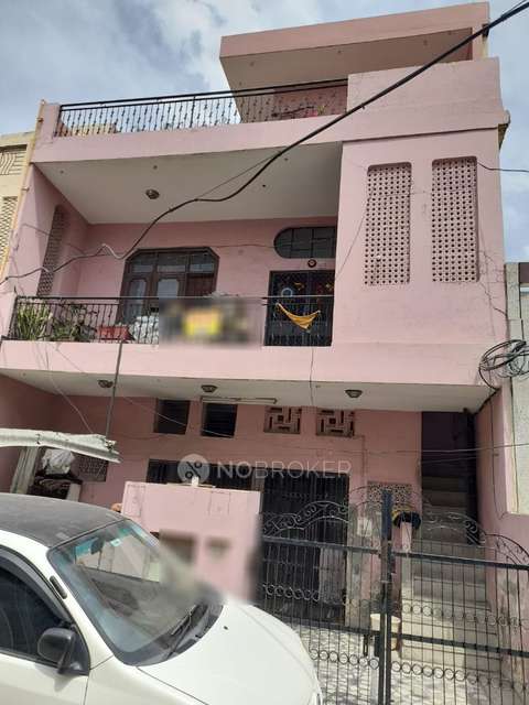 3 BHK Flat In Amrapali Golf Homes For Sale  In  Sector 4