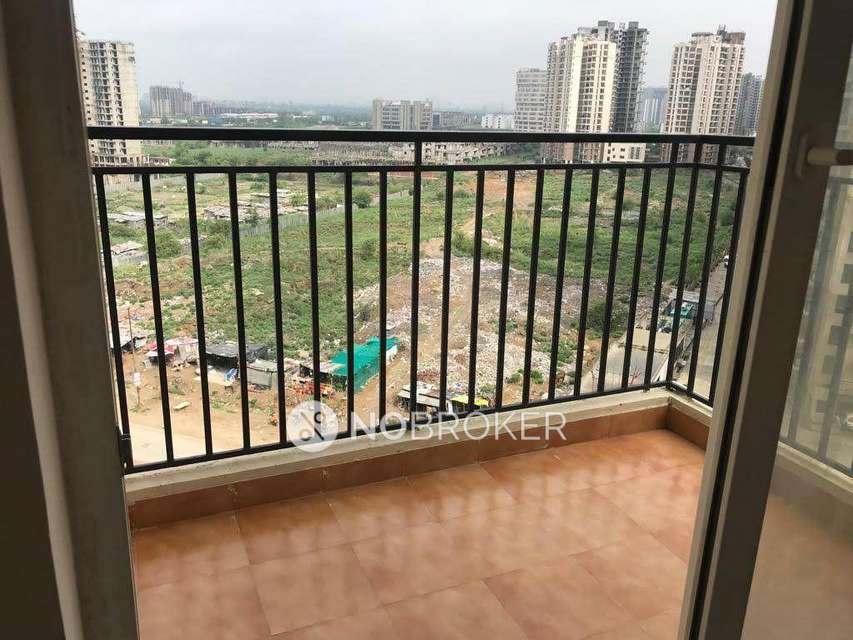 2 BHK Flat In Spring Meadows For Sale  In Patwari