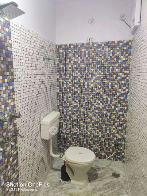 2 BHK Flat In Standalone Building  For Sale  In  Laxmi Nagar