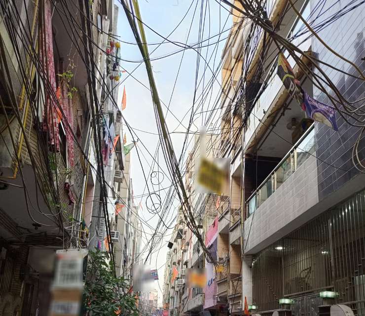 2 BHK Flat In Standalone Building  For Sale  In  Laxmi Nagar