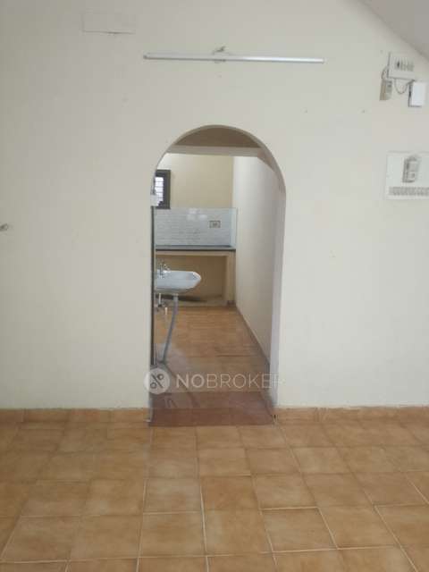 2 BHK Flat In Kaveri Apartments  For Sale  In Chakrapani Street