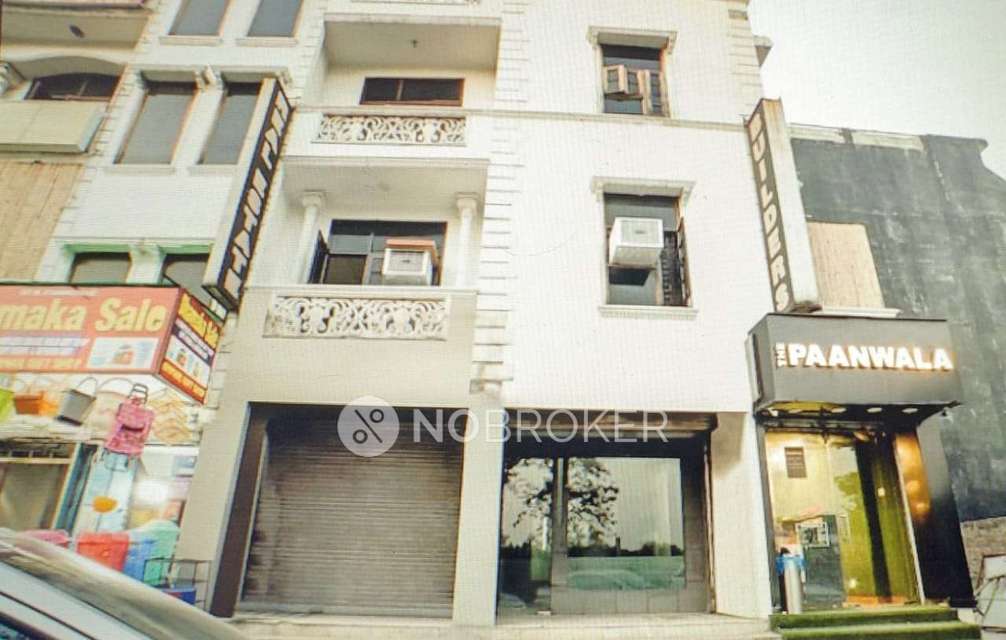 4+ BHK Flat In Bhera Enclave, For Sale  In Paschim Vihar