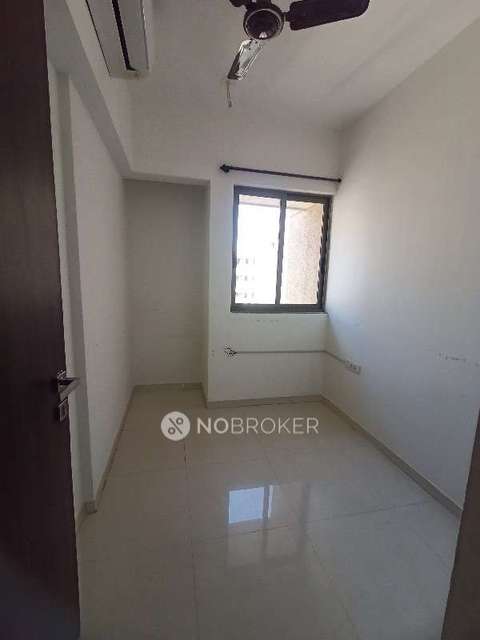 1 BHK Flat In 1.5 Bhk, Lodha Splendora, Vivant For Sale  In Thane West