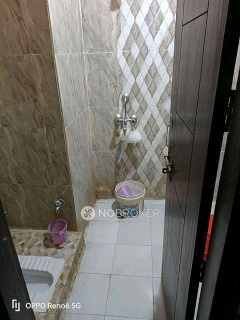 2 BHK Flat In Jai Hind Apartment For Sale  In Chhattarpur