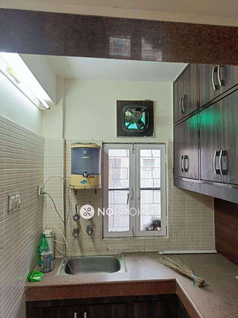 1 BHK Flat In Krishna Apartment For Sale  In Shalimar Bagh