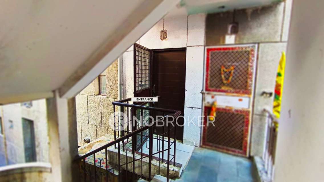 1 BHK Flat In Krishna Apartment For Sale  In Shalimar Bagh