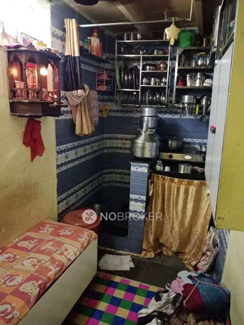 1 RK Flat In Chawl Room In Parel Willage Prime Location For Sale  In Parel Village