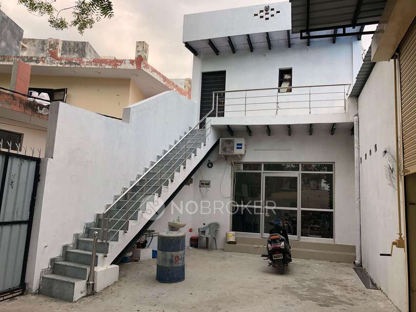 Godown/Warehouse in Dwarka, Delhi for Rent 