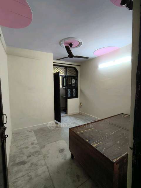 1 RK Flat In Stadalone Building for Rent  In New Moti Nagar