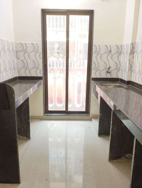 1 BHK Flat In Gayyatri Indraprasth Chs For Sale  In Adaigaon