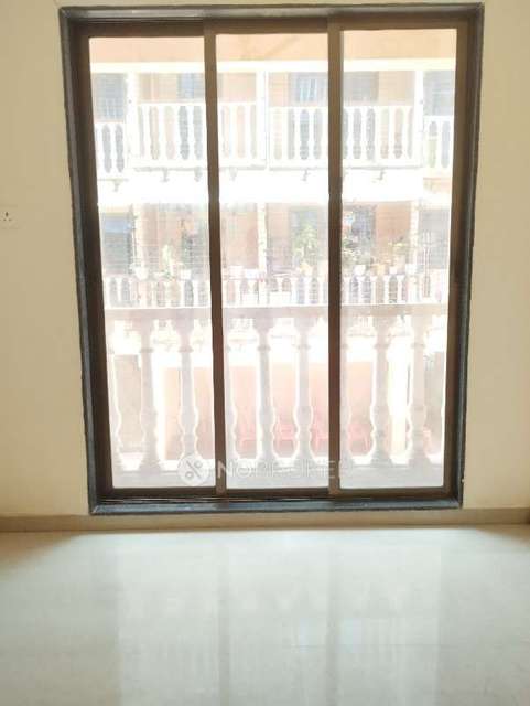1 BHK Flat In Gayyatri Indraprasth Chs For Sale  In Adaigaon
