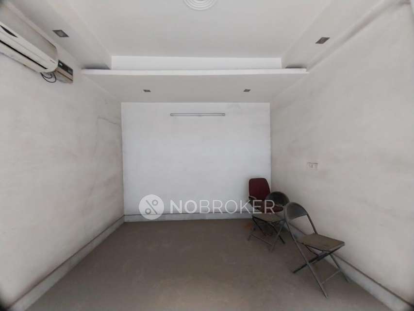 Restaurant/Cafe in Raja Garden, Delhi for Rent 