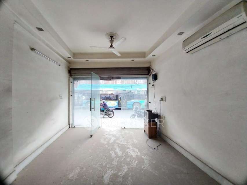 Restaurant/Cafe in Raja Garden, Delhi for Rent 