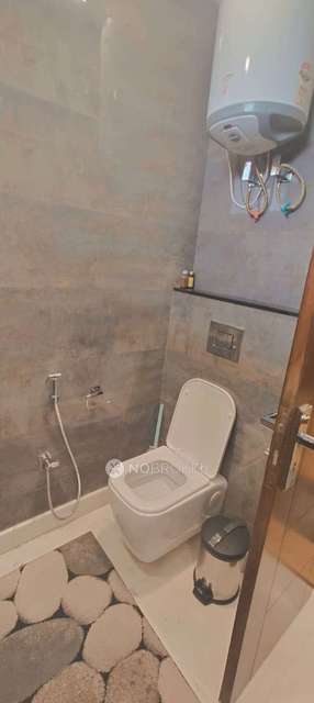 4 BHK Flat For Sale  In Pitampura