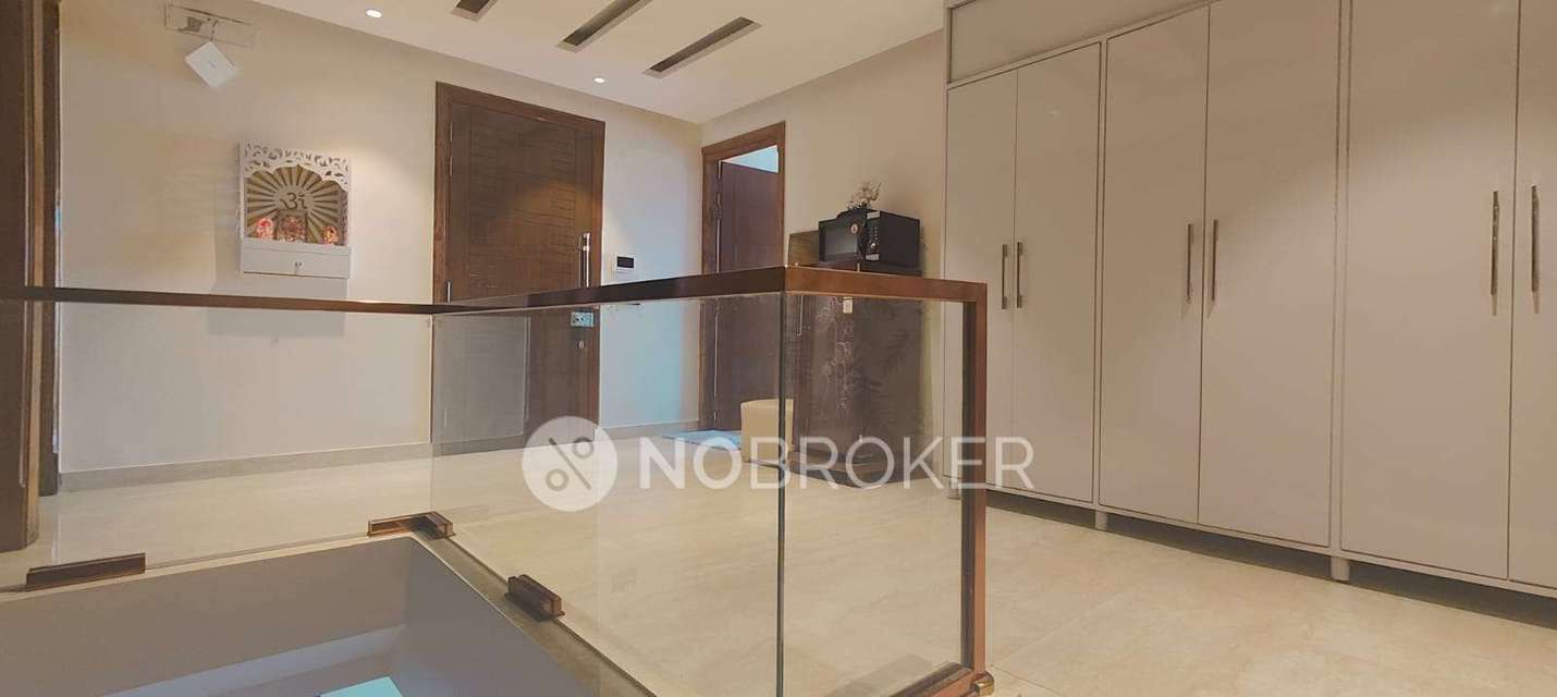 4 BHK Flat For Sale  In Pitampura