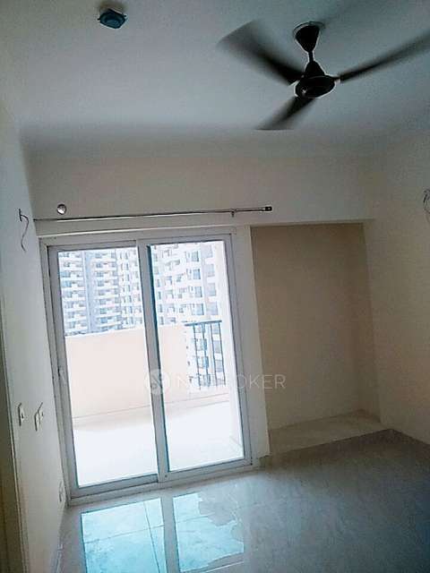 2 BHK Flat In Gaur City 2 14th Avenue K- Block For Sale  In Delta Ii