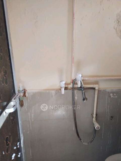 1 RK House For Sale  In Kandivali East