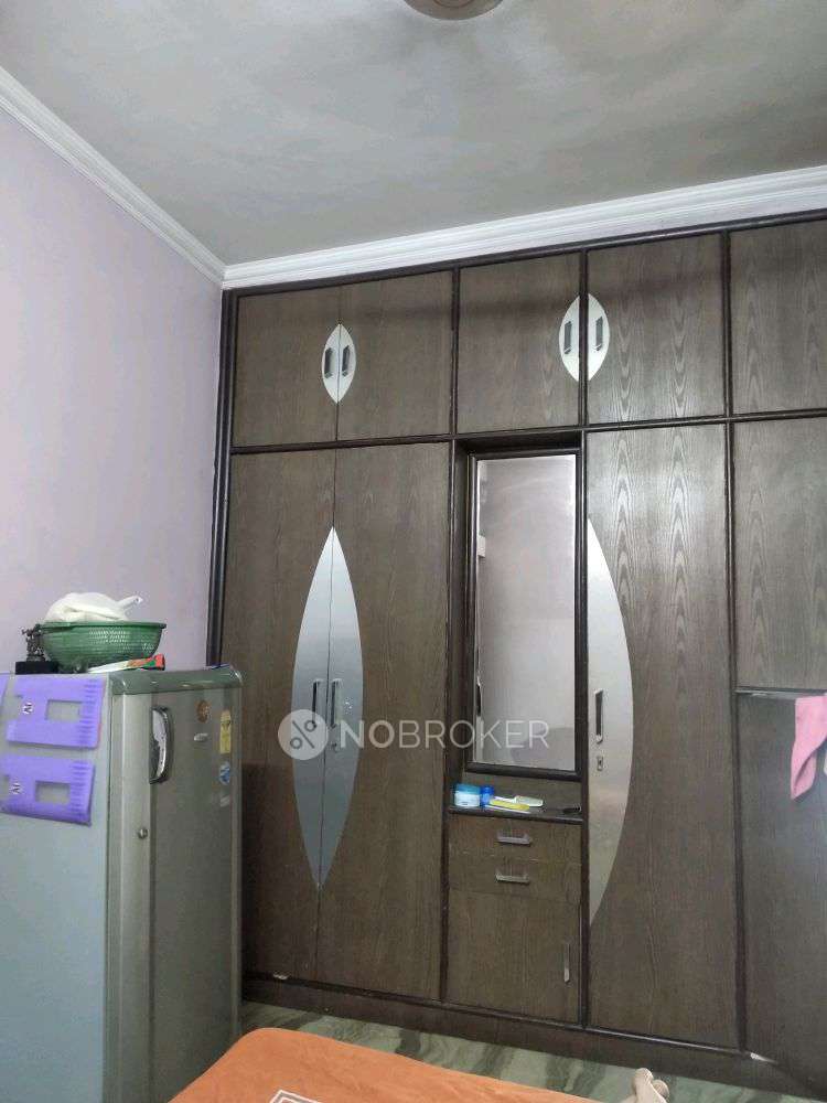 Independent House Rohini Rent WITHOUT BROKERAGE Fully furnished 3 BHK