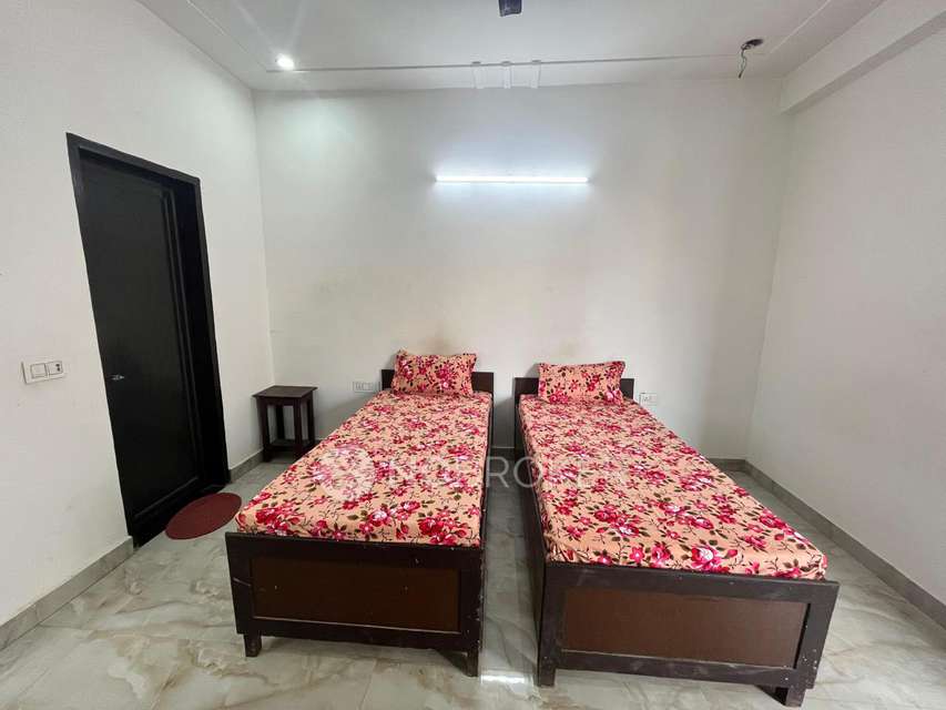 PG for Girls in Sector 24