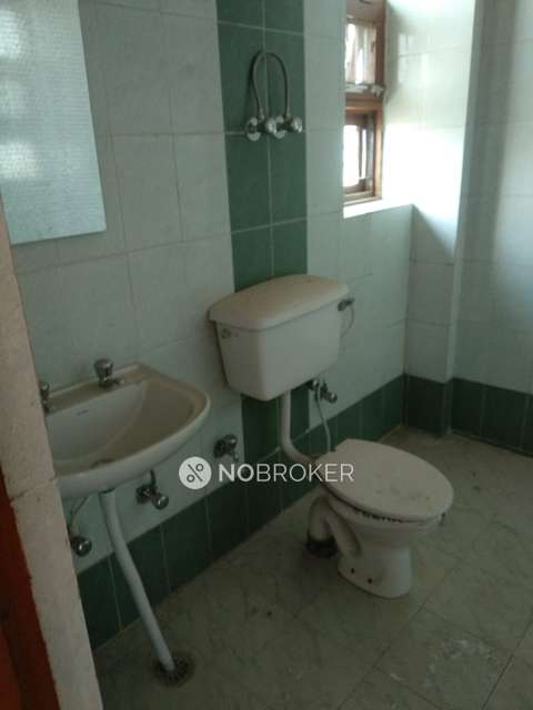 3 BHK Flat In Hig Flats For Sale  In Omicron I