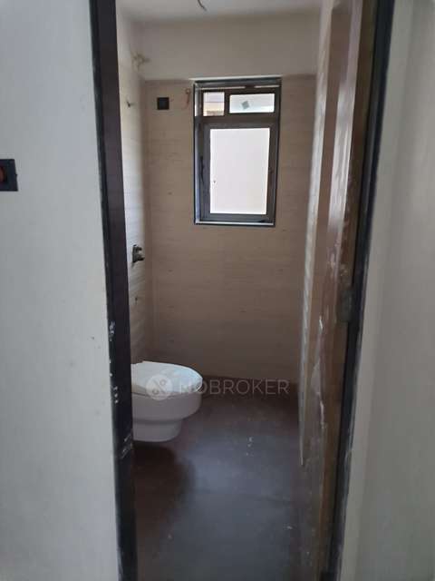 1 BHK Flat In Tower 28 For Sale  In Malad East