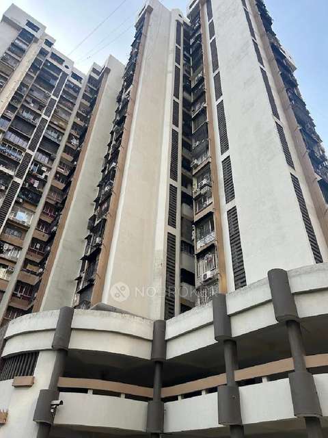 1 BHK Flat In Standalone Building  For Sale  In Kandivali East