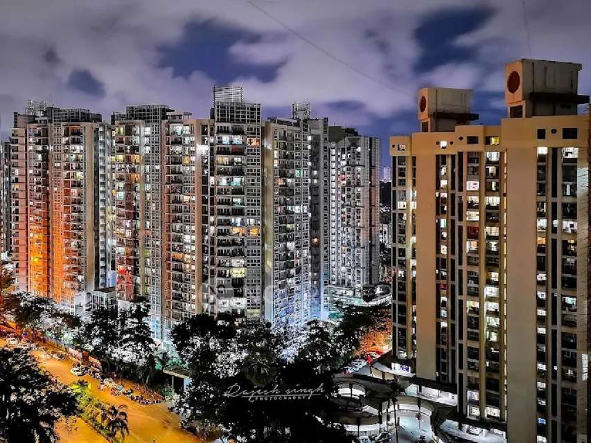 1 BHK Flat In Standalone Building  For Sale  In Kandivali East