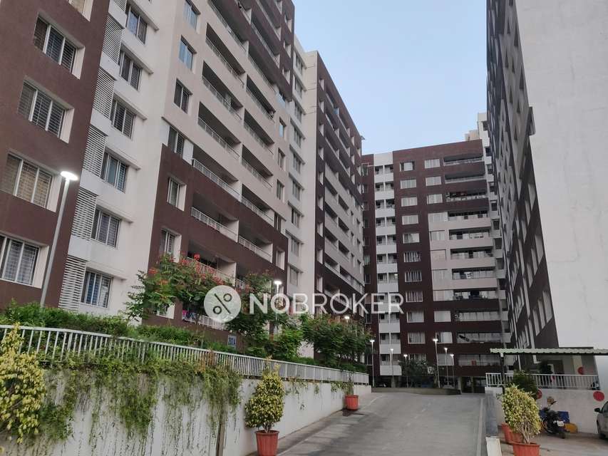 2 BHK Flat In Amanora Victory Towers - Sainik City for Rent  In Mundhwa