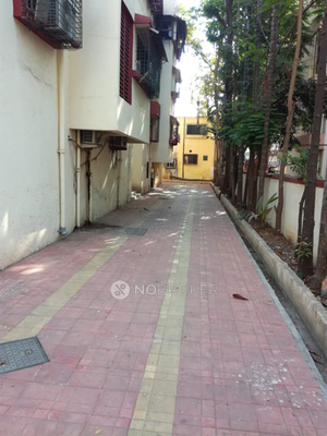 2 BHK Flat In Sonal Building For Sale  In Kandivali West