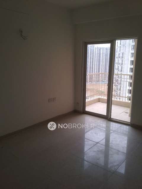 2 BHK Flat In Ajnara Homes For Sale  In Sector-16b