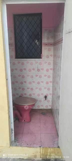 2 BHK Flat In Everest Apartments For Sale  In Kalkaji