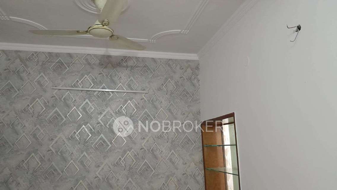 2 BHK Flat In Everest Apartments For Sale  In Kalkaji