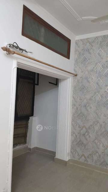 2 BHK Flat In Everest Apartments For Sale  In Kalkaji