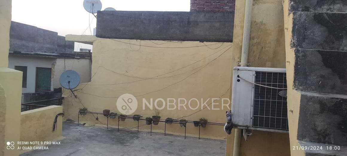 2 BHK Flat In Everest Apartments For Sale  In Kalkaji